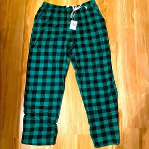 New with tags. Green and Black buffalo plaid pajama pants.
